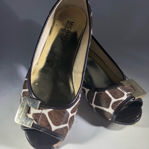 Michael Kors Beverly Demi Wedge. GIRAFFE print - Picture 4 of 5